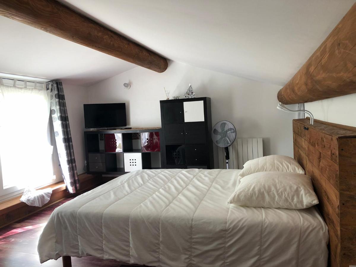 L'Etang Des Cigales Apartman Uchaux Kültér fotó