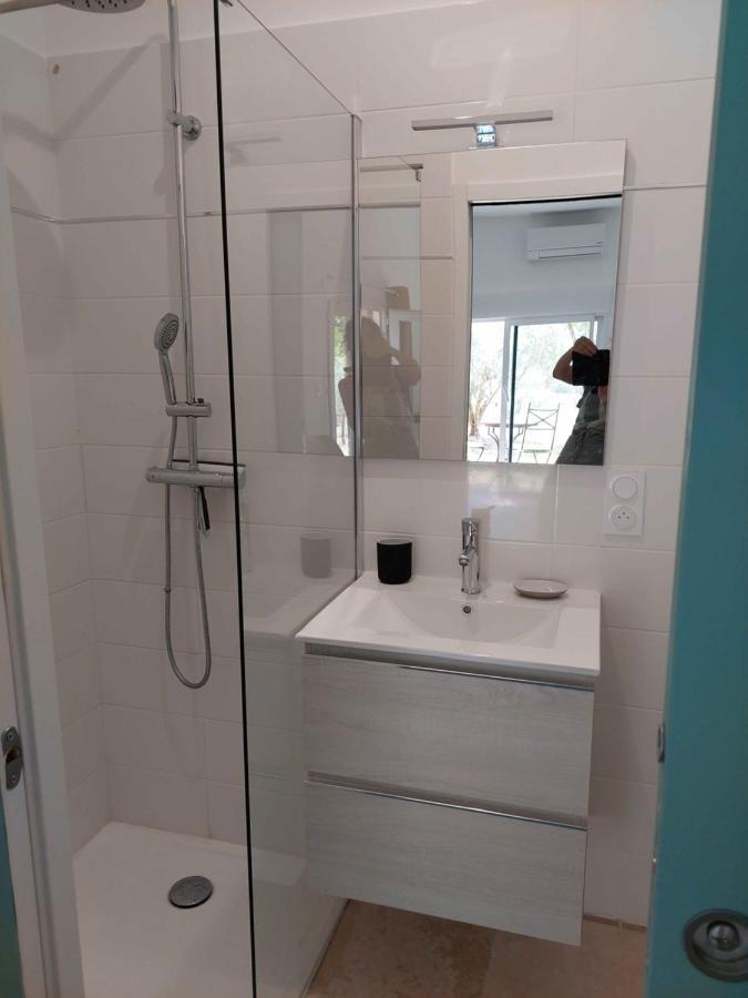L'Etang Des Cigales Apartman Uchaux Kültér fotó