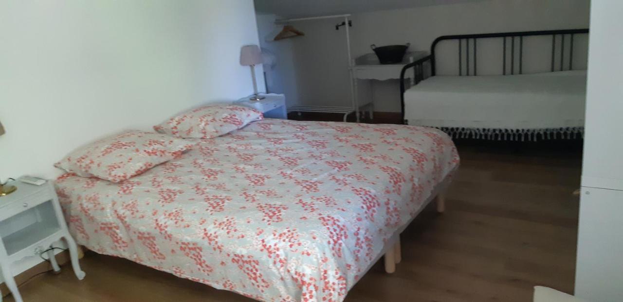 L'Etang Des Cigales Apartman Uchaux Kültér fotó